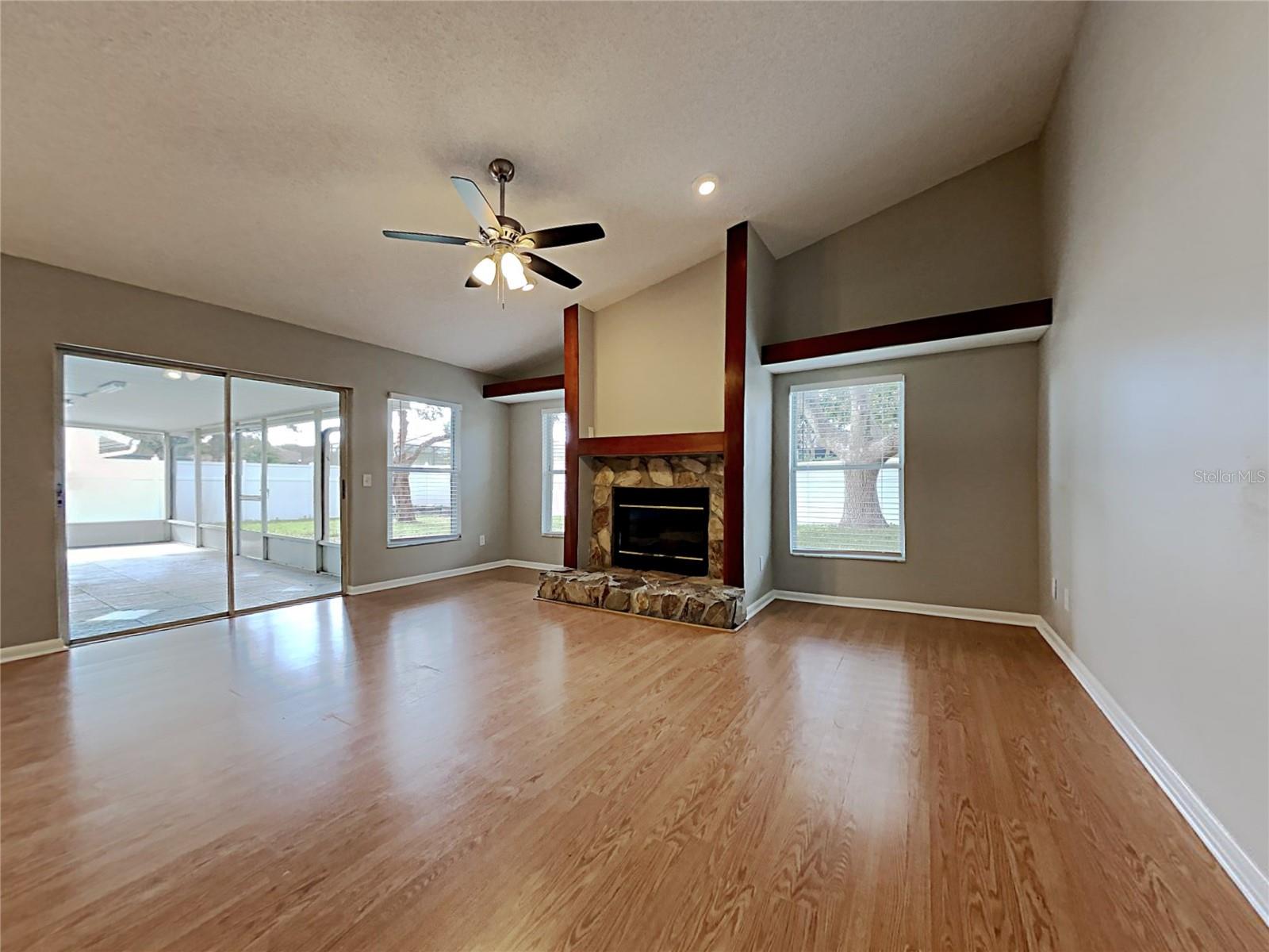 10414 TARA DR photo 3