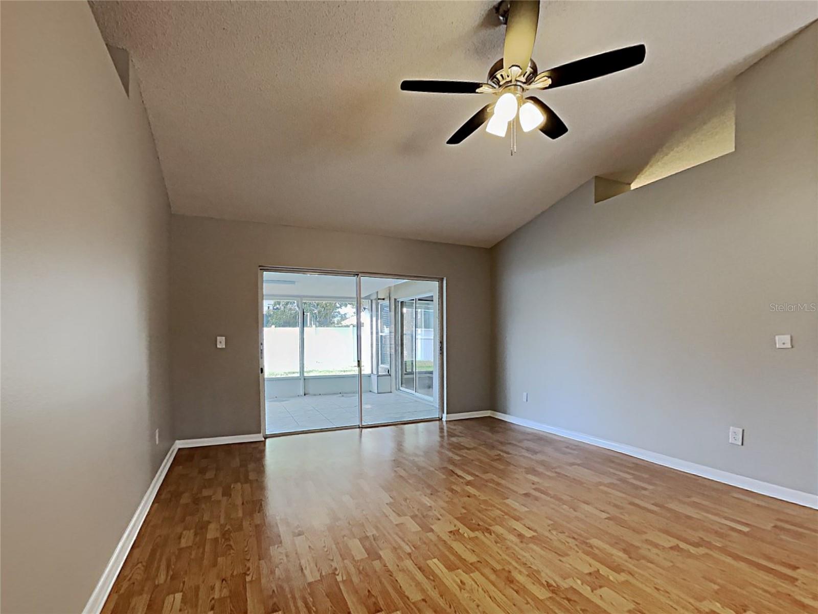 10414 TARA DR photo 4