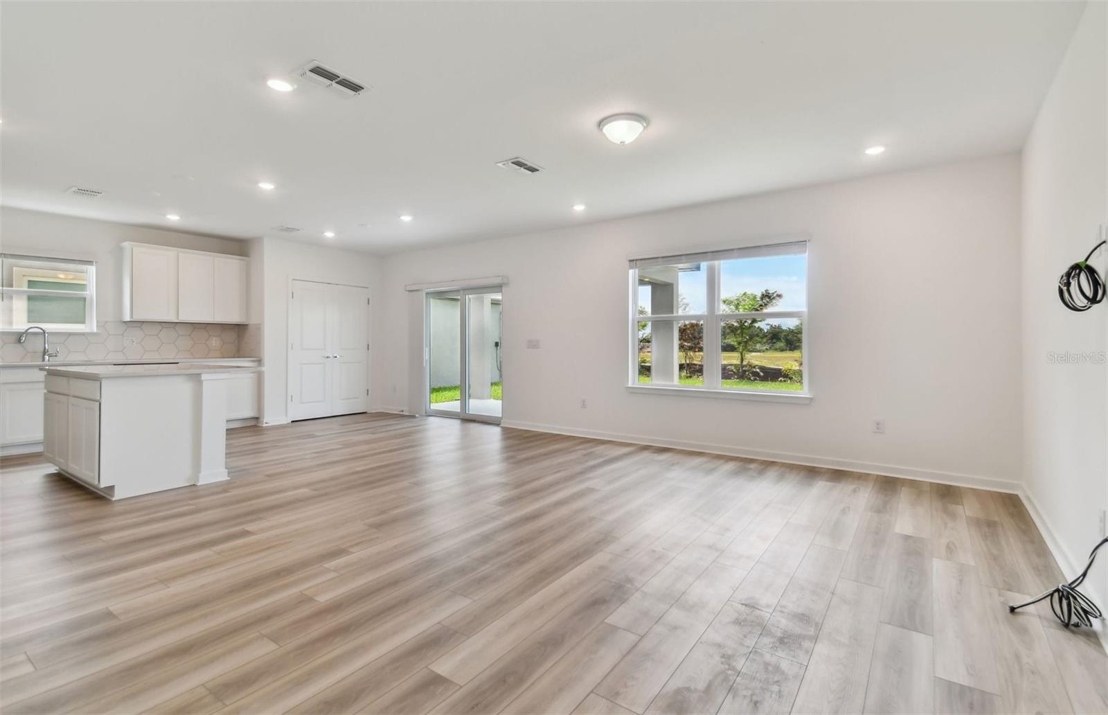 1142 KISTNA DR photo 2