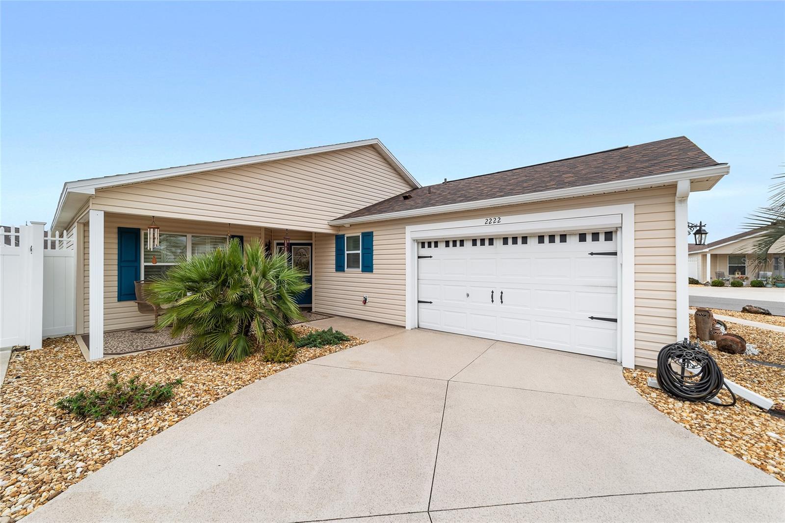 2222 SOUTHWOOD DR photo 2