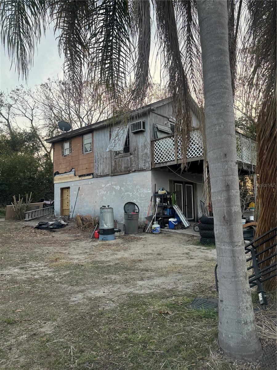 310 LAKE AVE photo 3