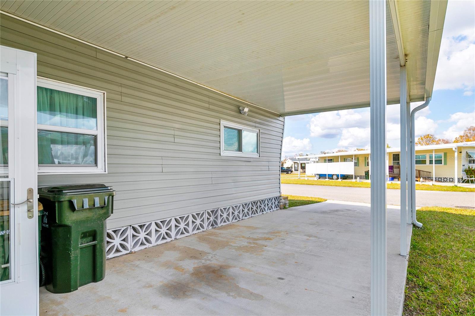 6462 HAELE CT photo 3