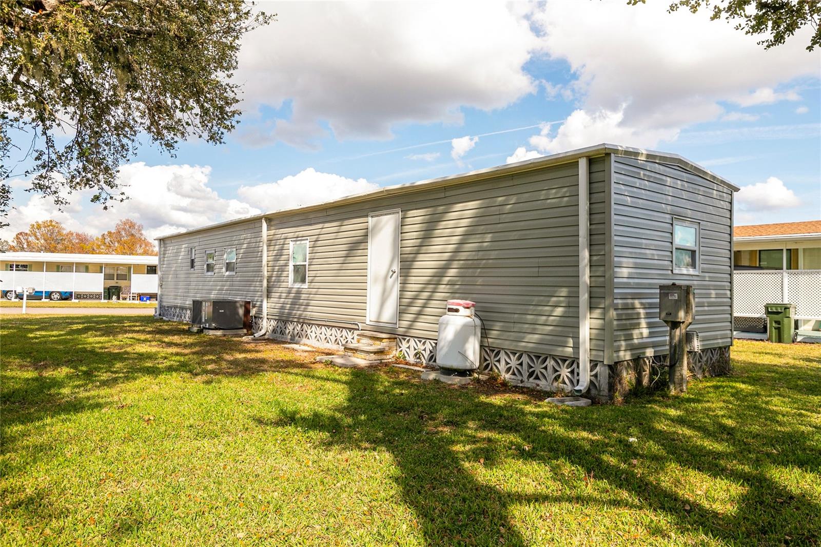 6462 HAELE CT photo 4