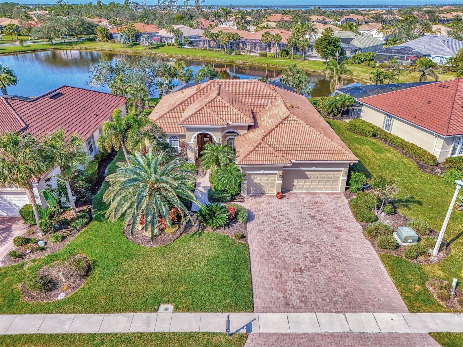 2660 SABLE PALM WAY photo 2