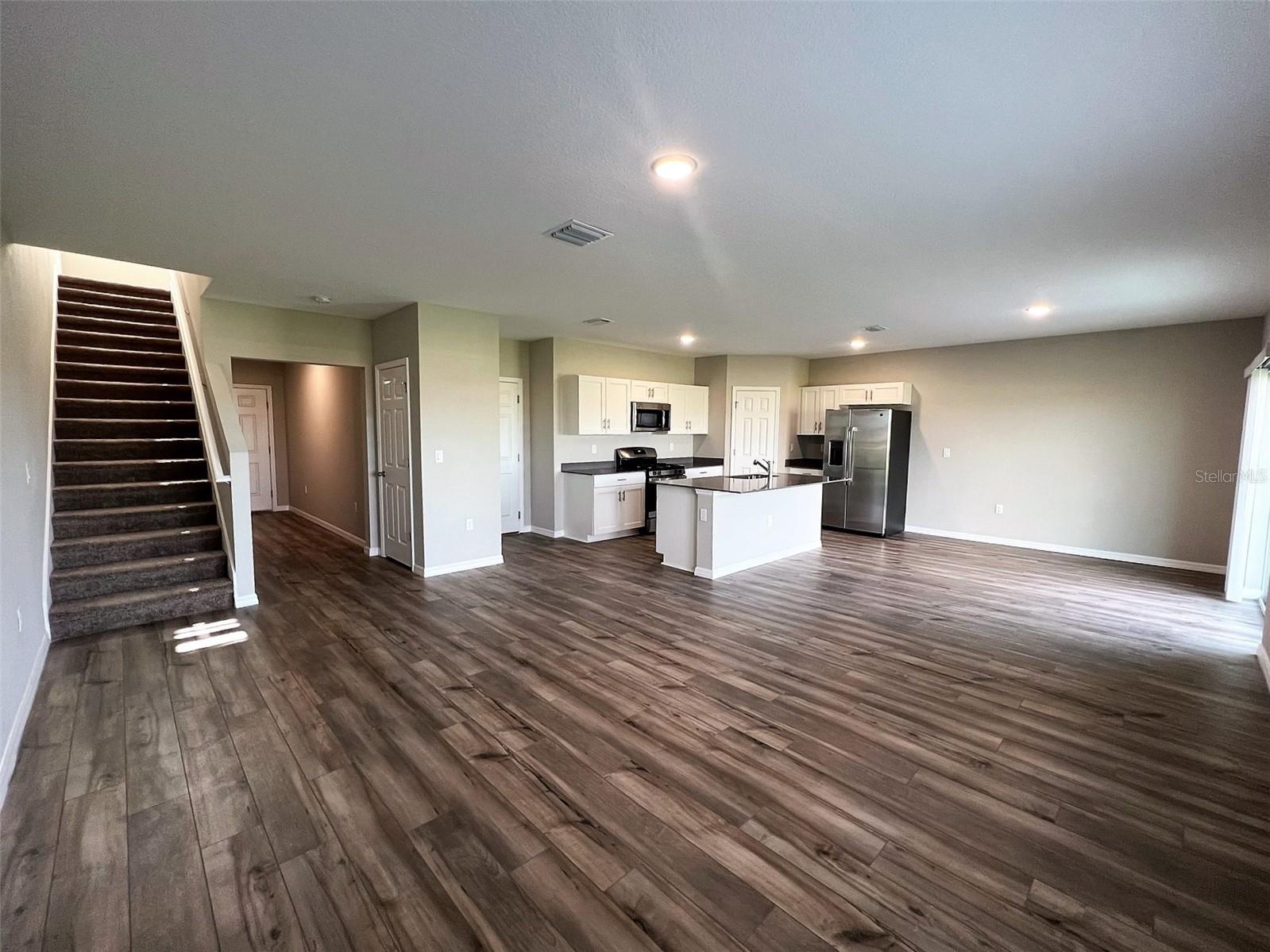 5432 SUMMER SUNSET DR photo 2
