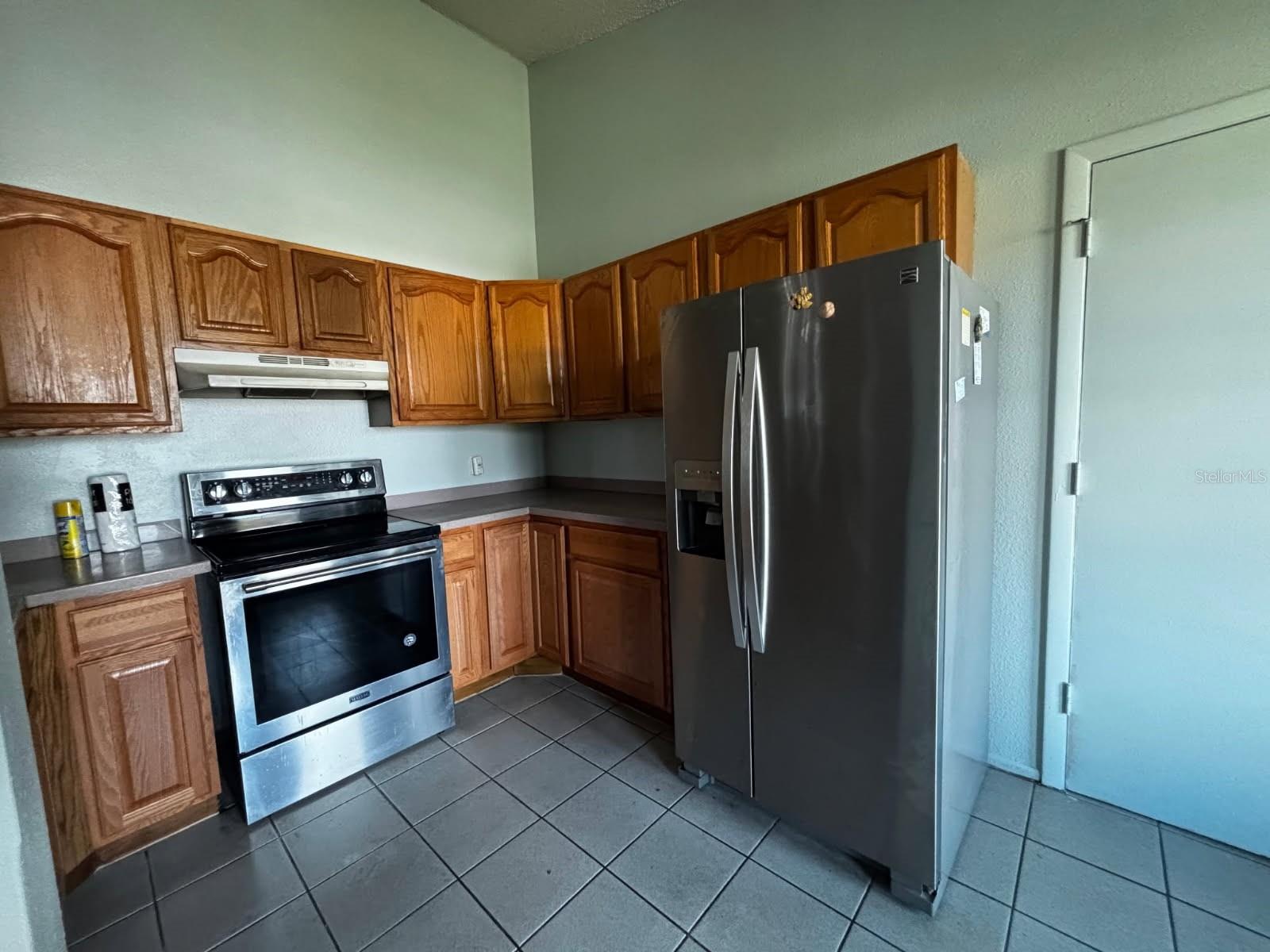 18231 STEELE AVE photo 2