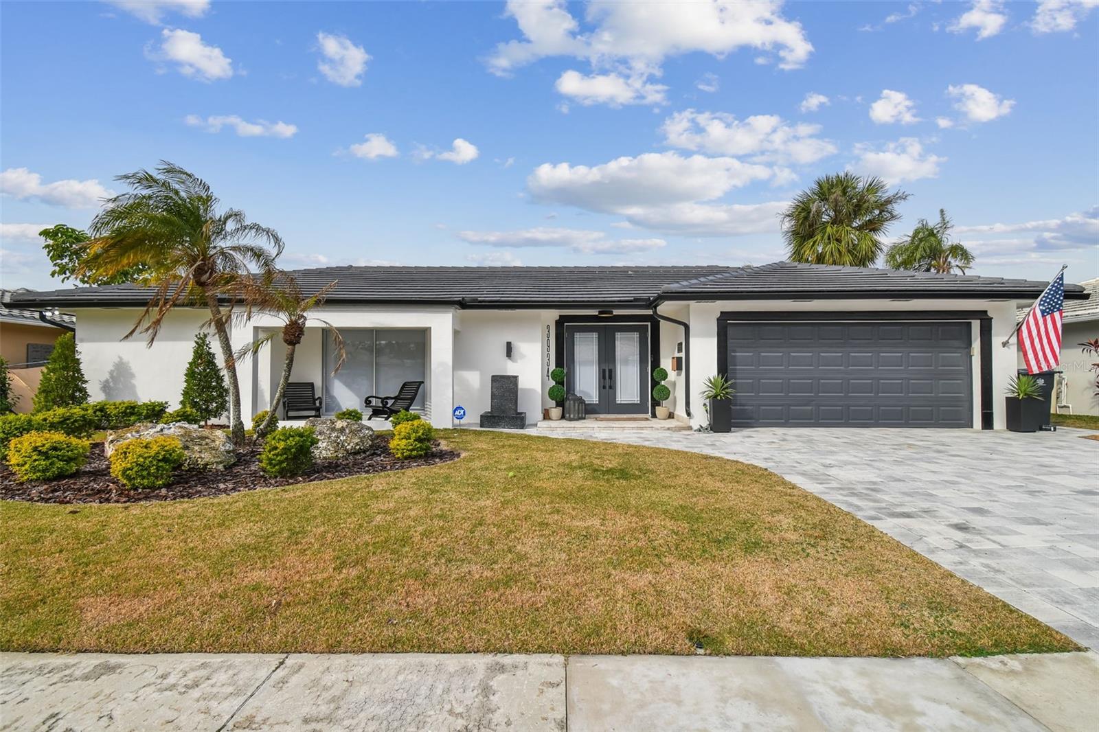 3934 DORAL DR photo 3
