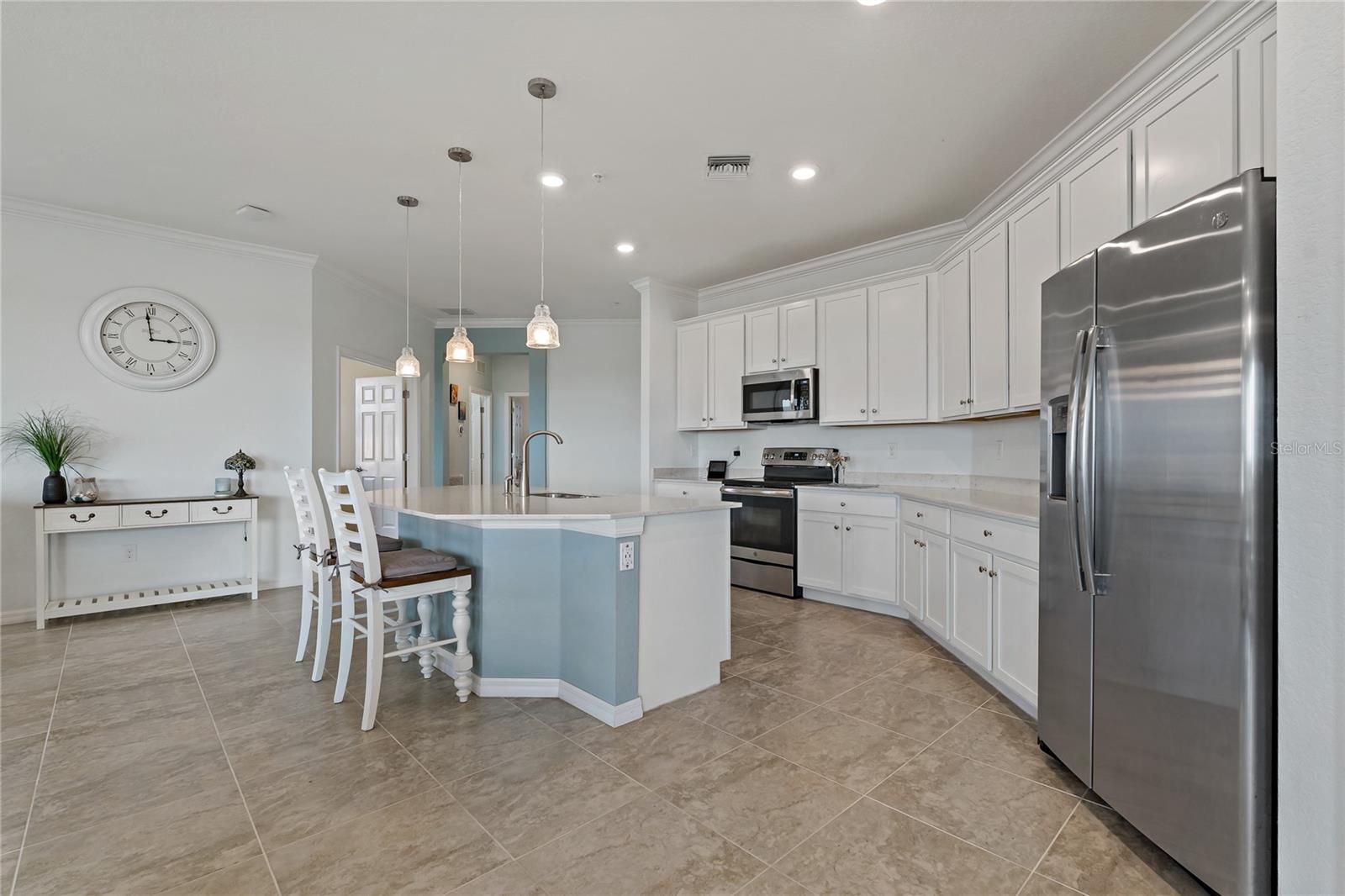 23189 BANBURY WAY #203 photo 5