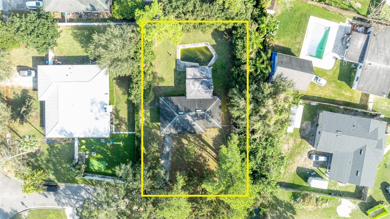 1811 ONECO AVE photo 3