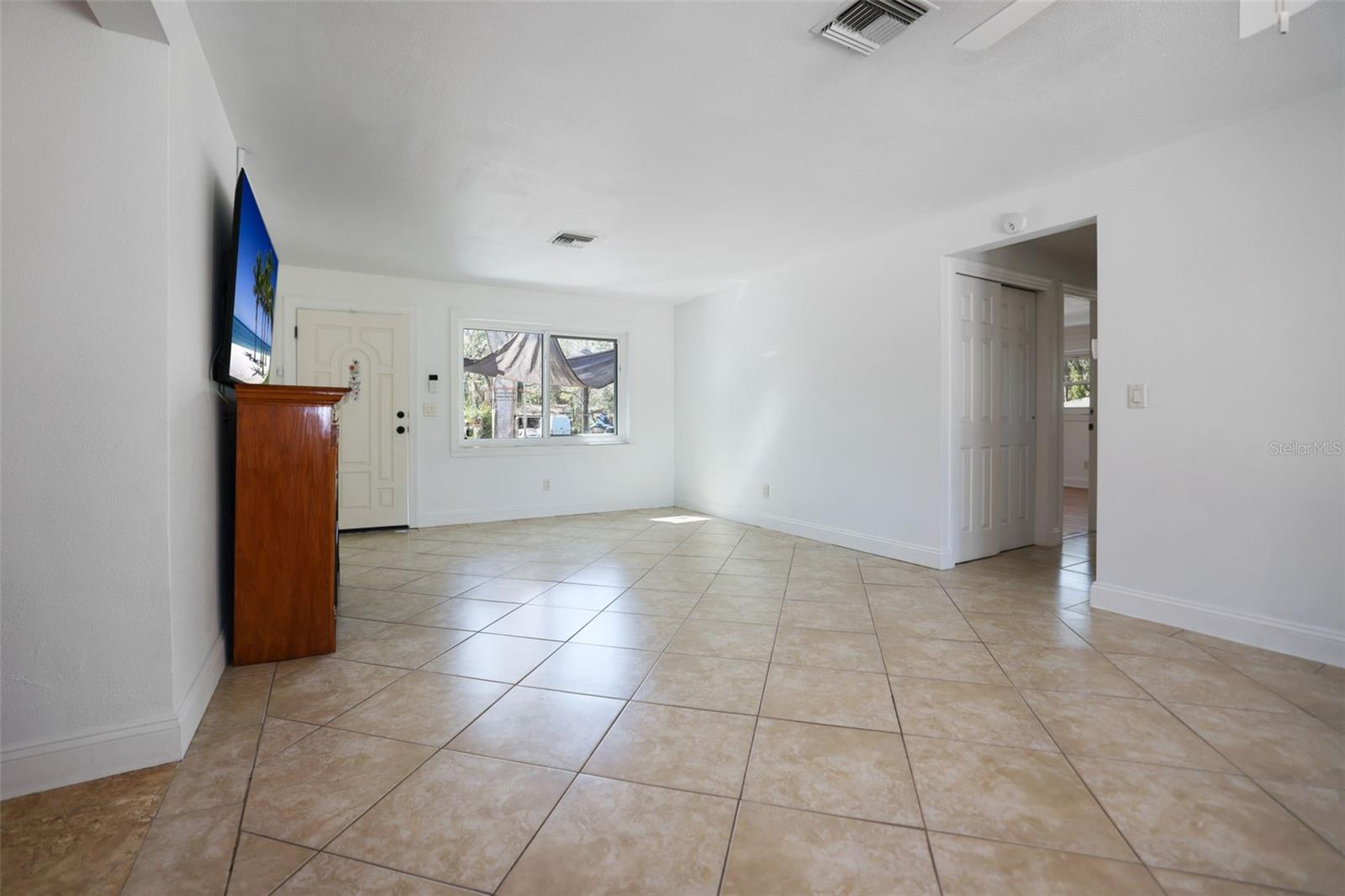 3087 DUANE AVE photo 4