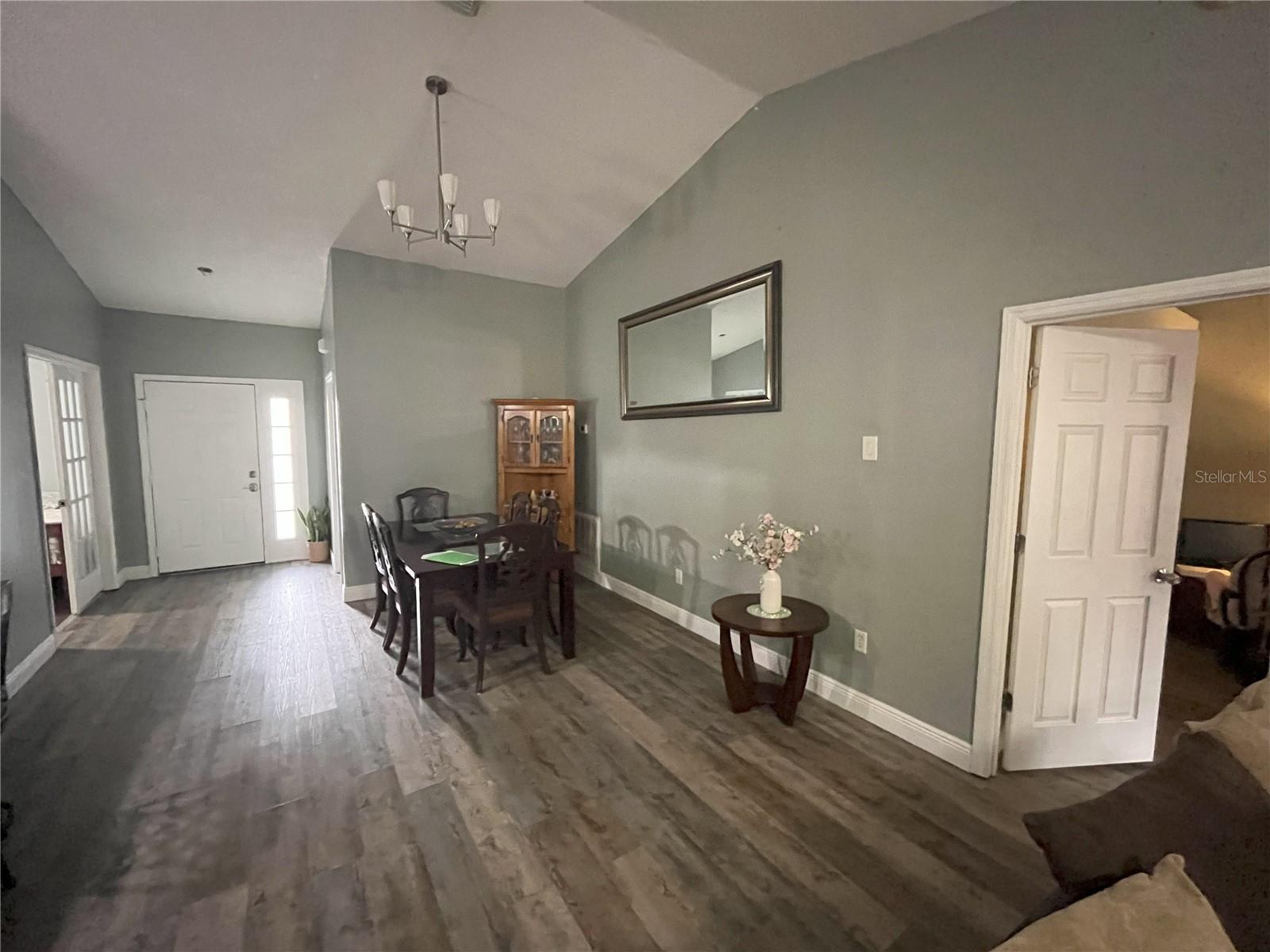 167 N CERVIDAE DR photo 3