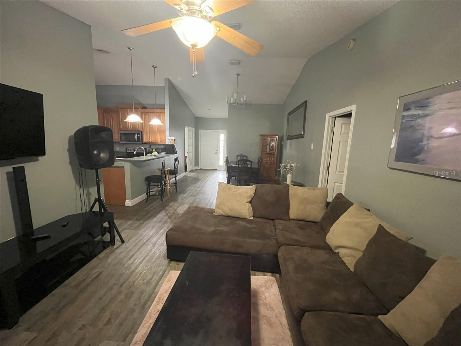 167 N CERVIDAE DR photo 4