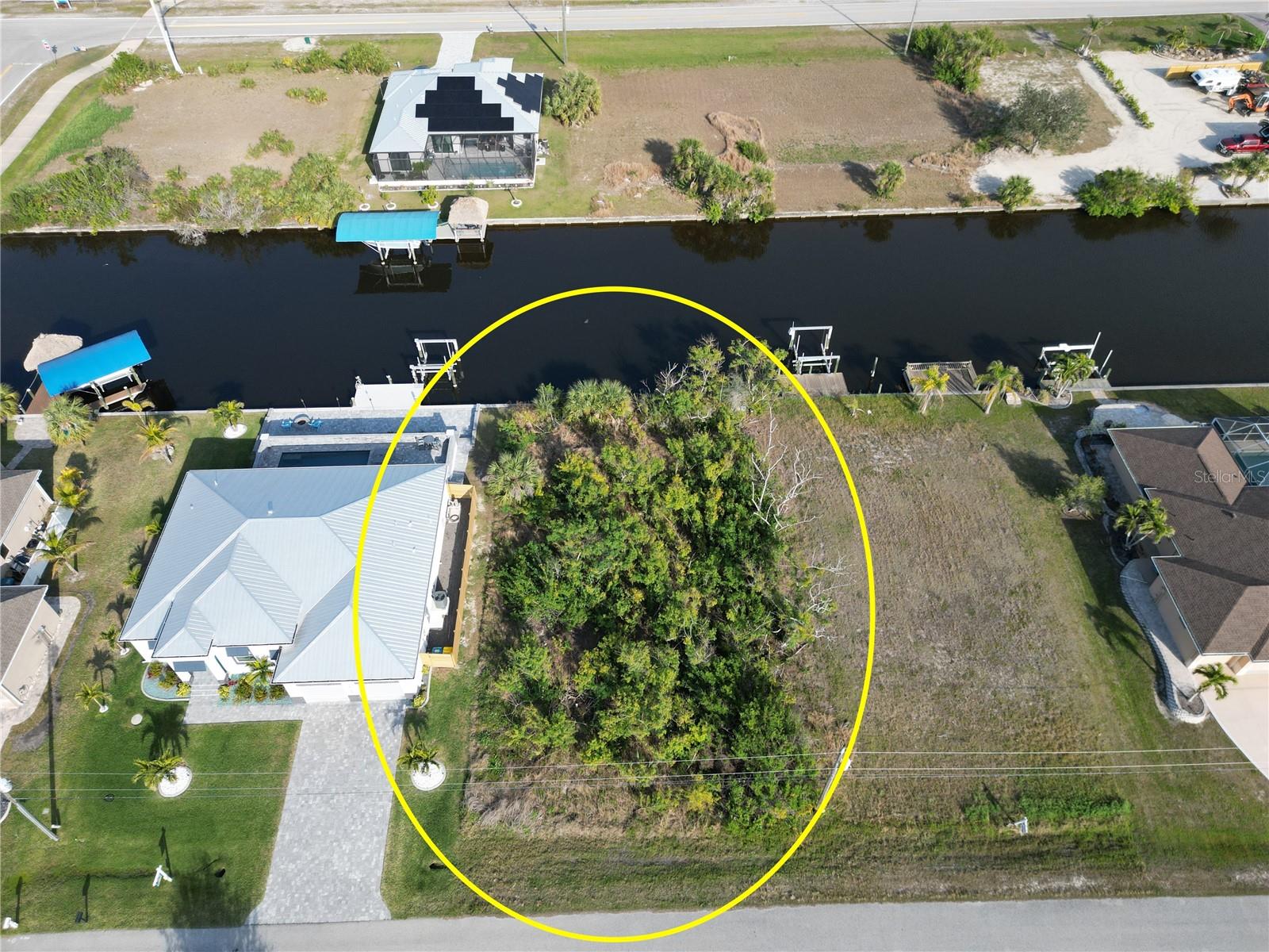 8190 CLYDE CIR photo 3
