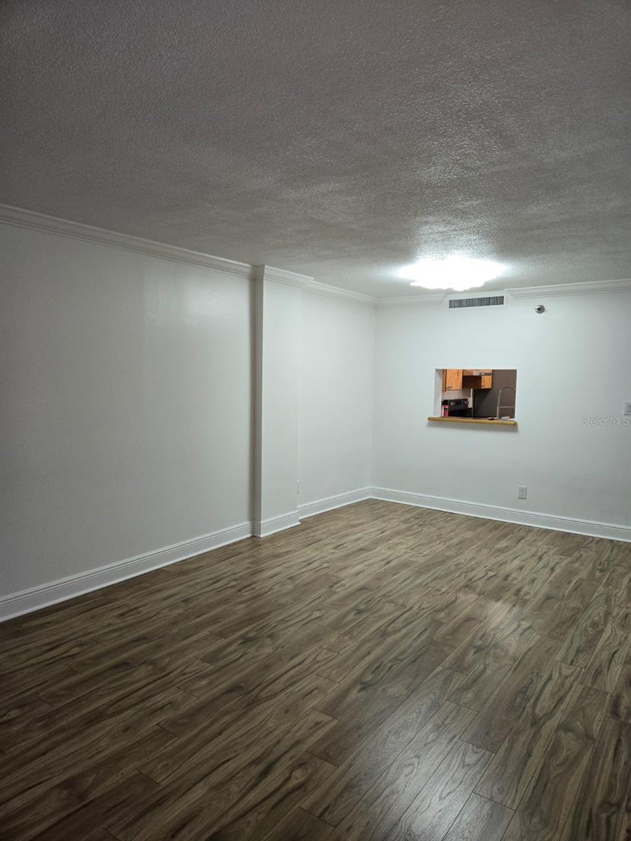 201 W LAUREL ST #204 photo 5