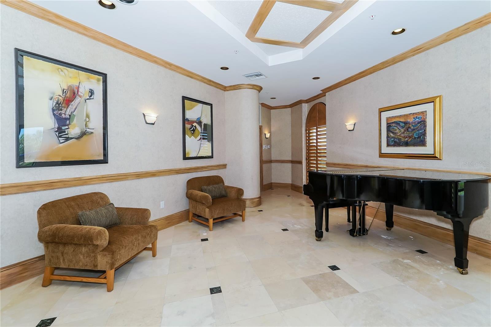435 L AMBIANCE DR #L807 photo 3