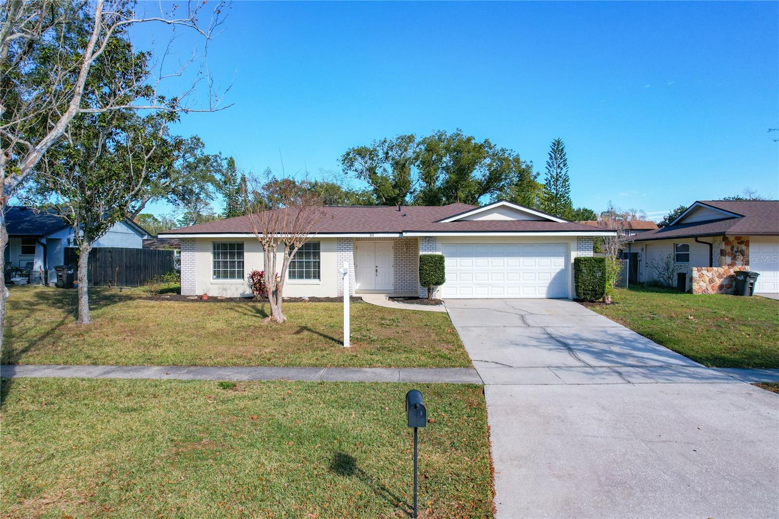 515 SPRING OAKS BLVD photo 2