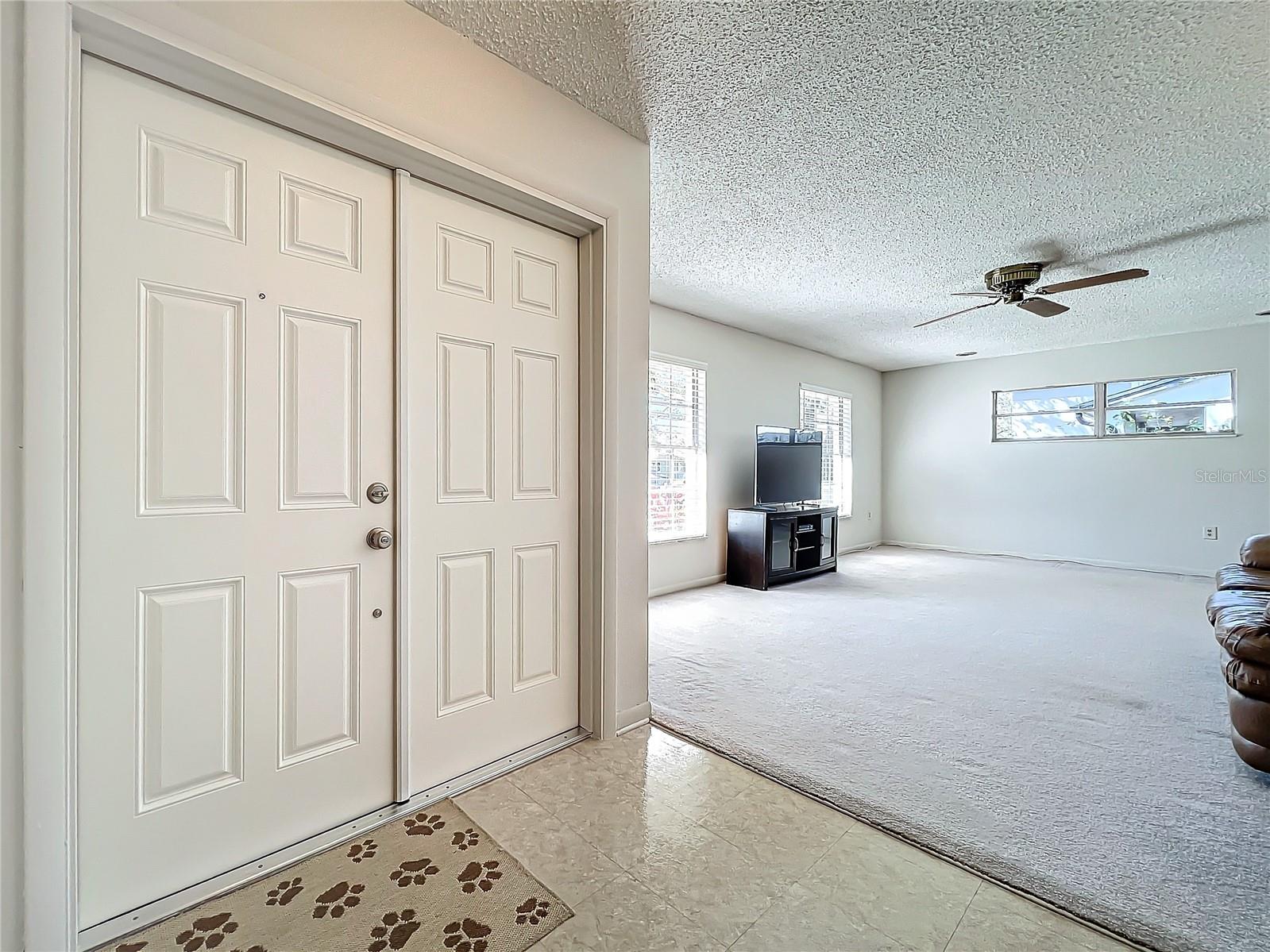 515 SPRING OAKS BLVD photo 3