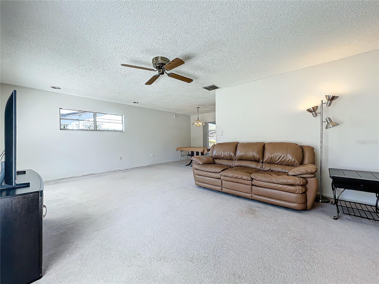 515 SPRING OAKS BLVD photo 5