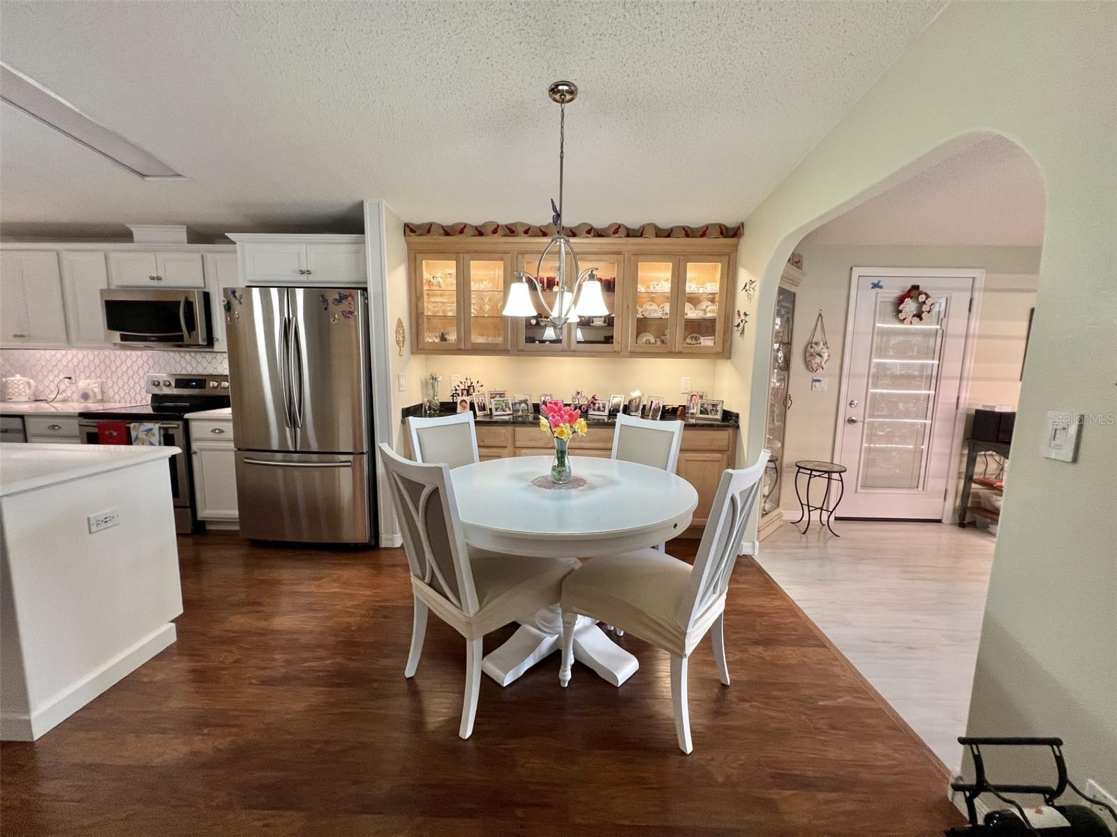 122 TAMARISK WAY photo 4
