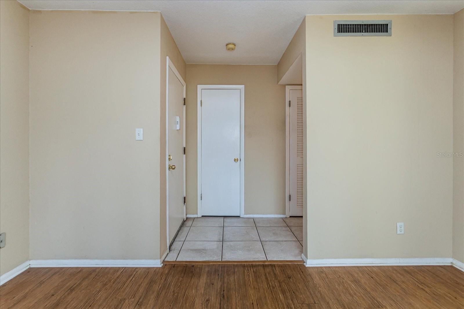 133 SPRINGWOOD CIR #A photo 3