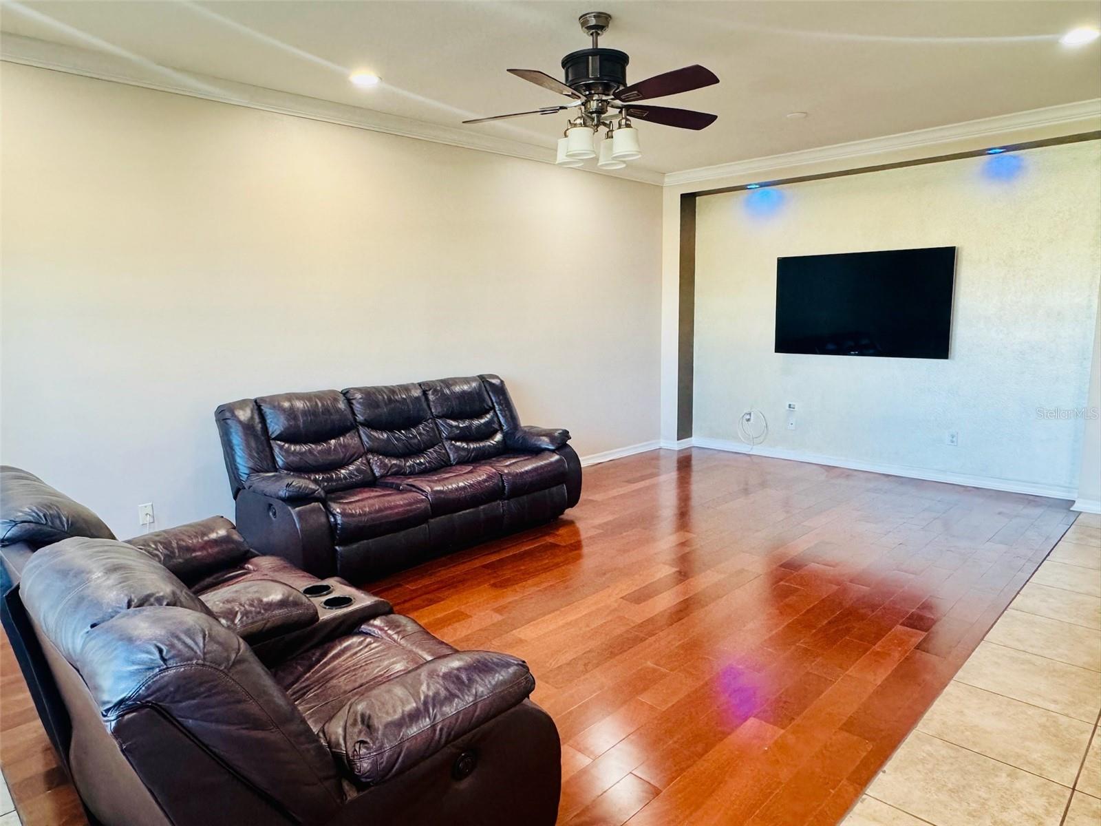 561 TELFAIR SQUARE CT photo 2