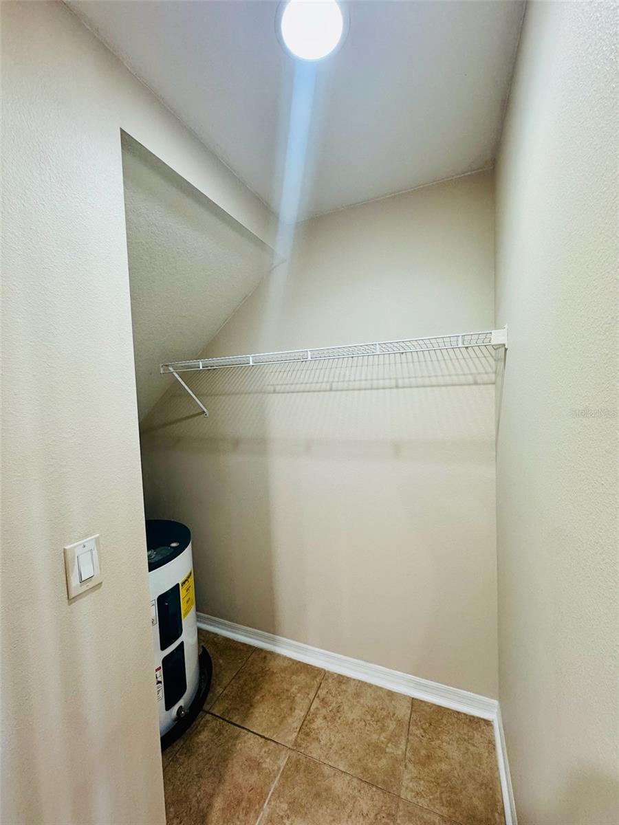 561 TELFAIR SQUARE CT photo 4