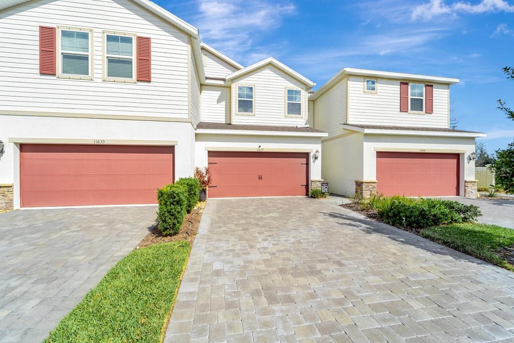 11637 WOODLEAF DR #11637 — home for sale