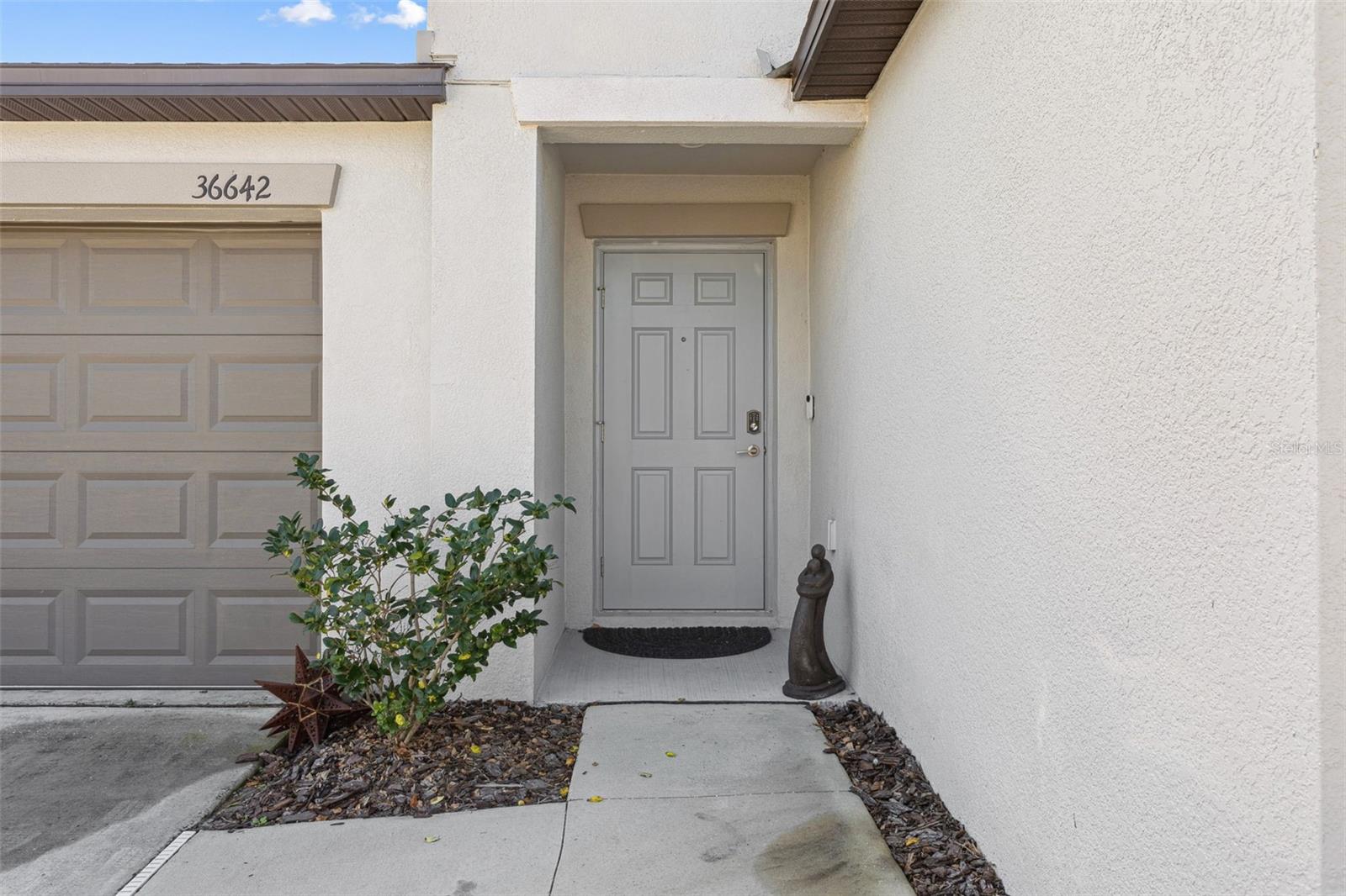 36642 GARDEN WALL WAY photo 2