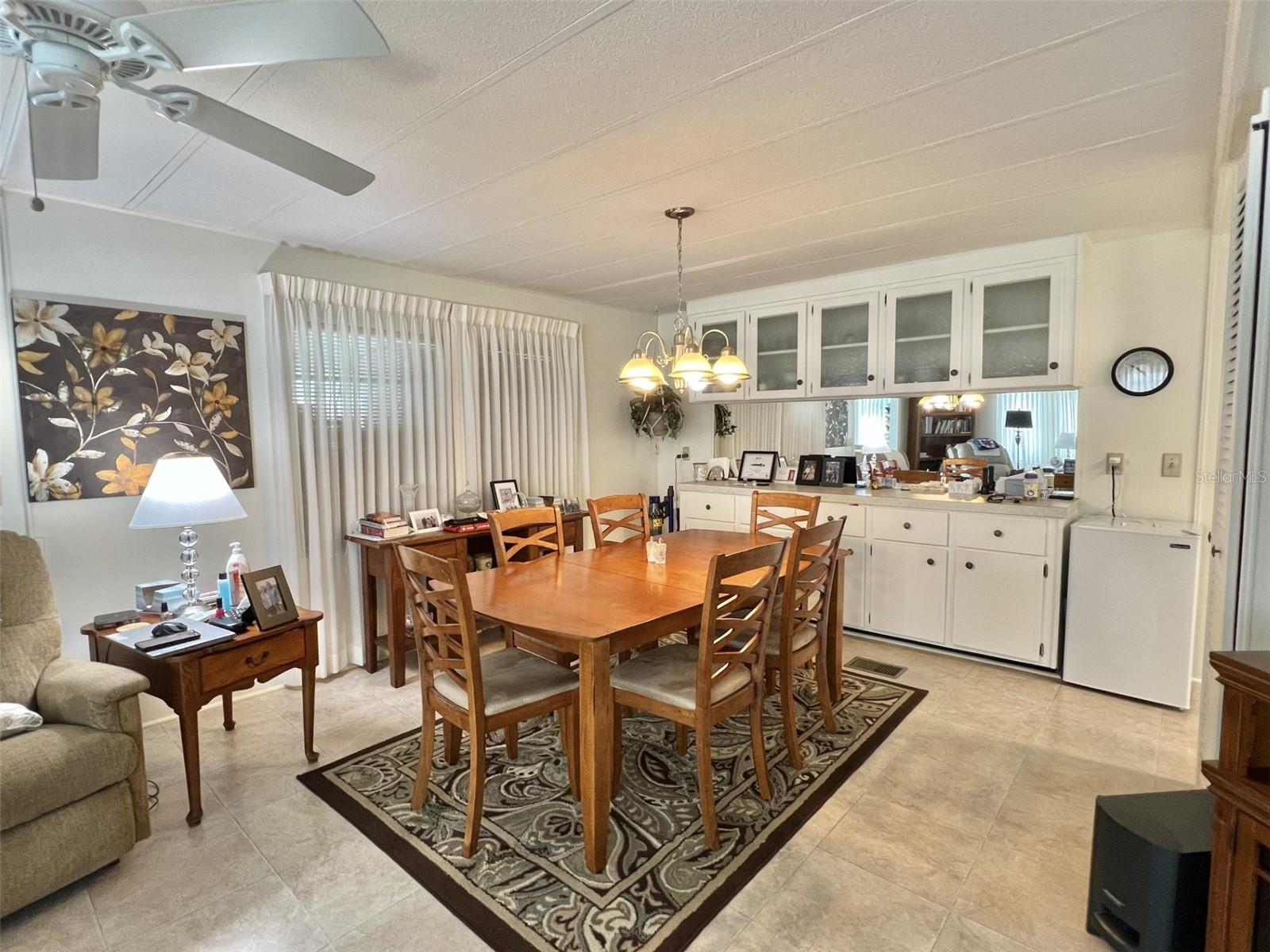 113 WILLOW LN photo 3
