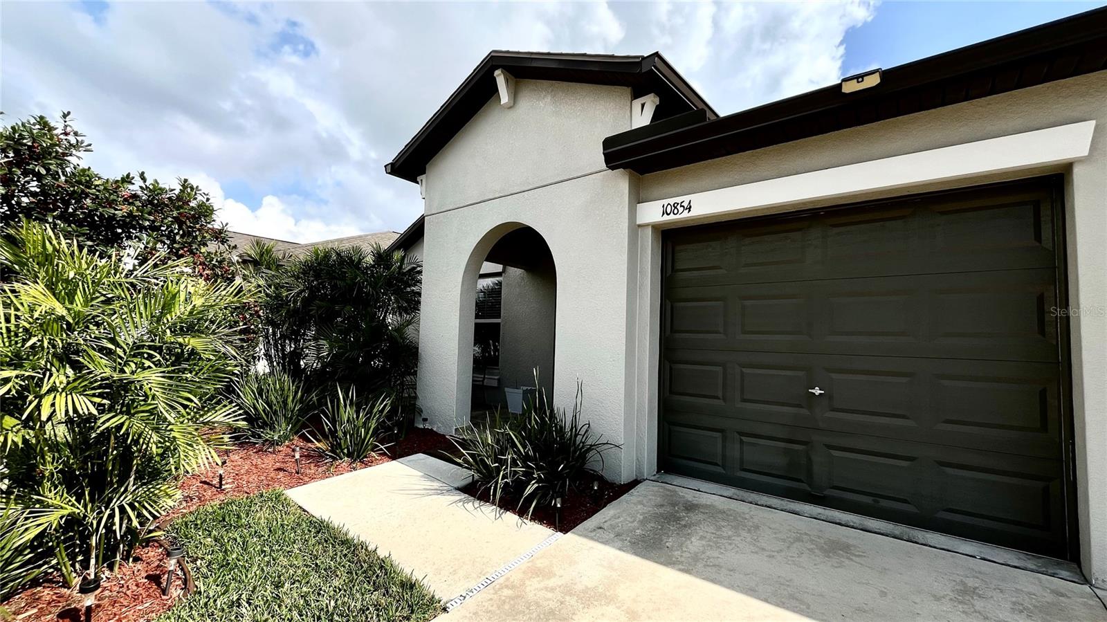 10854 SAGE CANYON DR photo 2