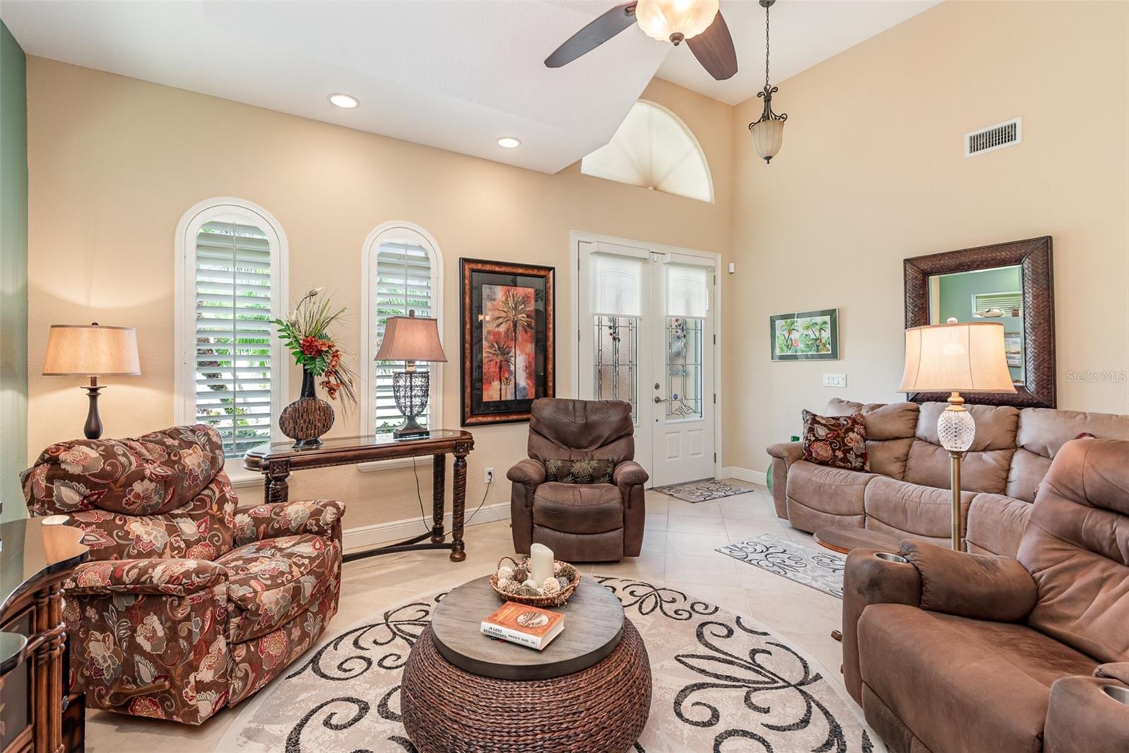 437 HARMONY LN photo 5