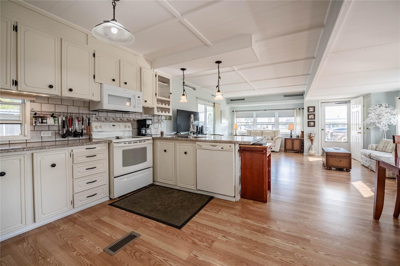 36648 BETH AVE photo 5