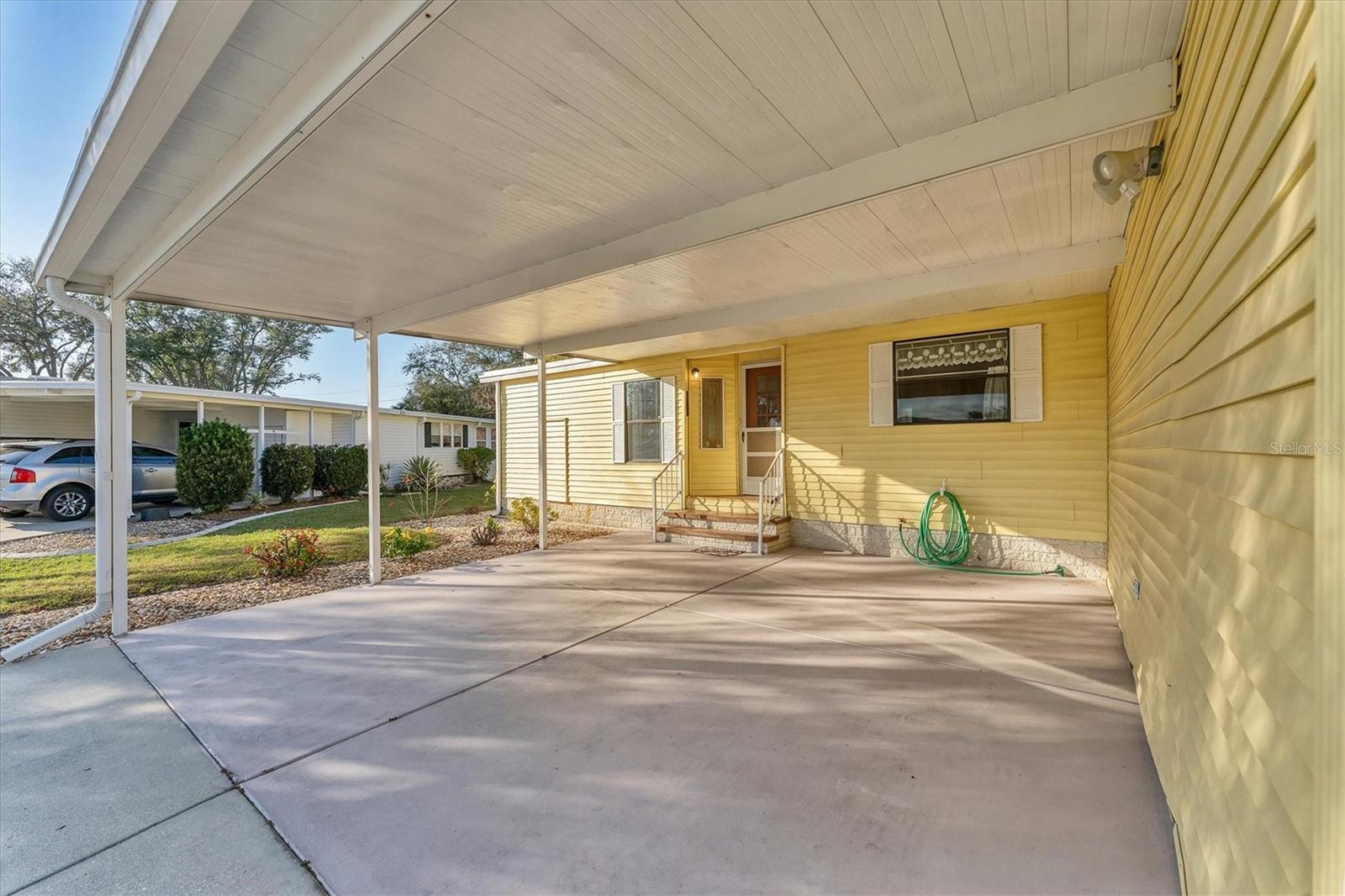 8536 COUNTESS AVENUE CIR photo 3