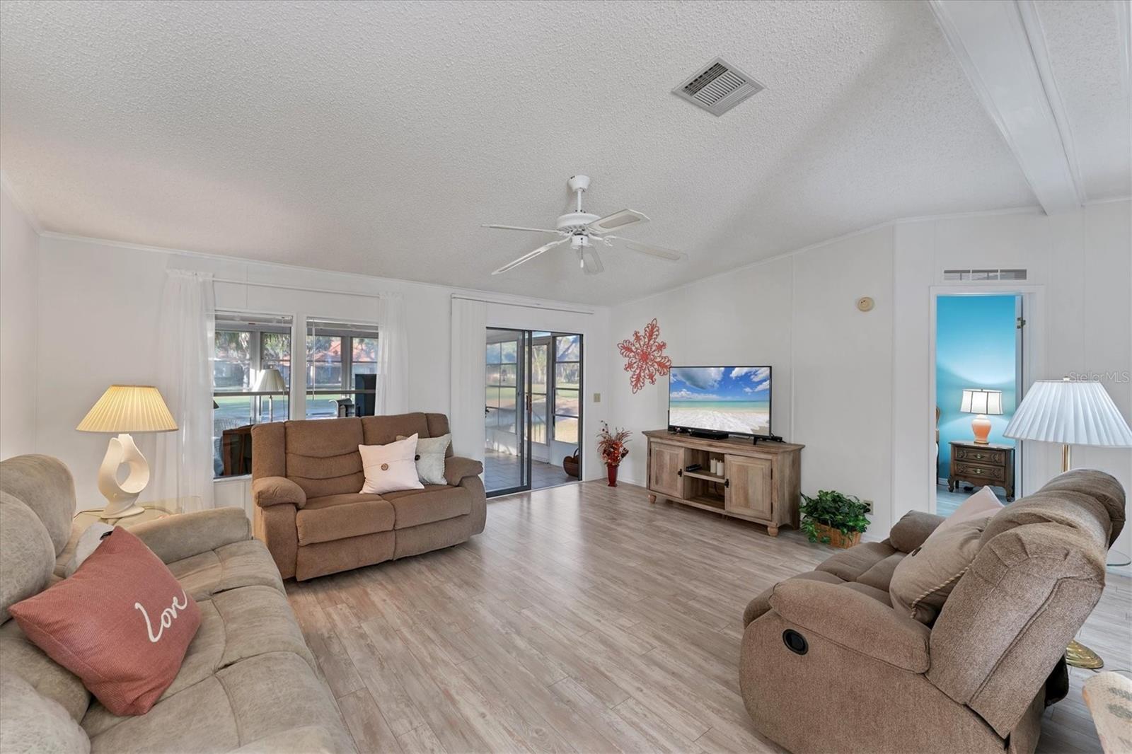 8536 COUNTESS AVENUE CIR photo 4