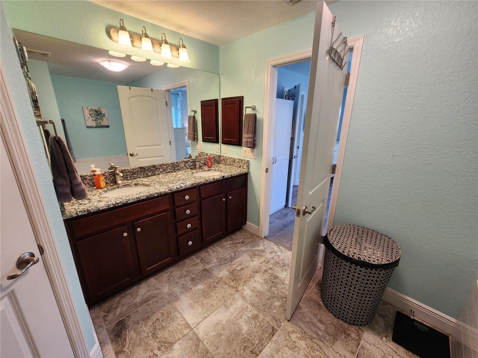 9175 MELODY CIR photo 3