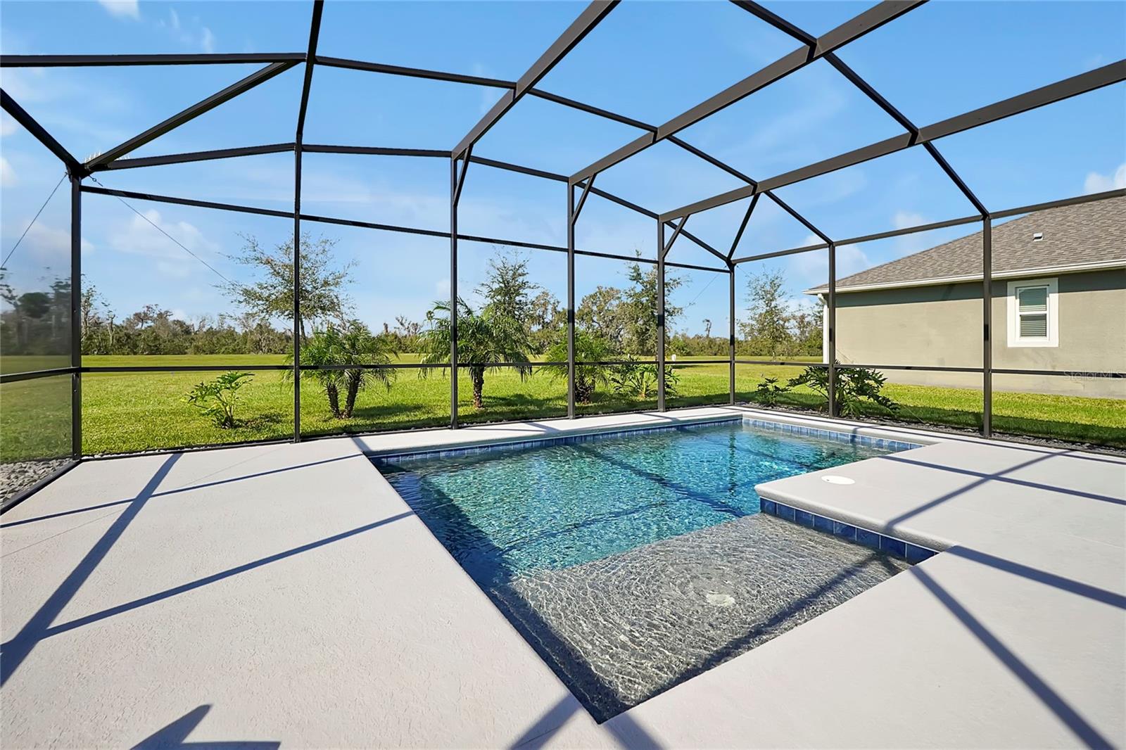 1832 FARNHAM DR photo 5