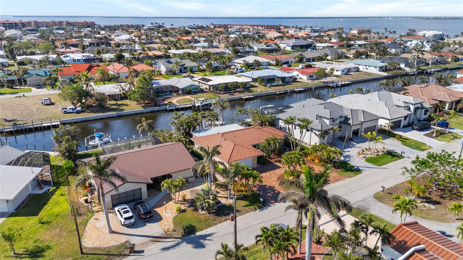 2284 PALM TREE DR photo 4