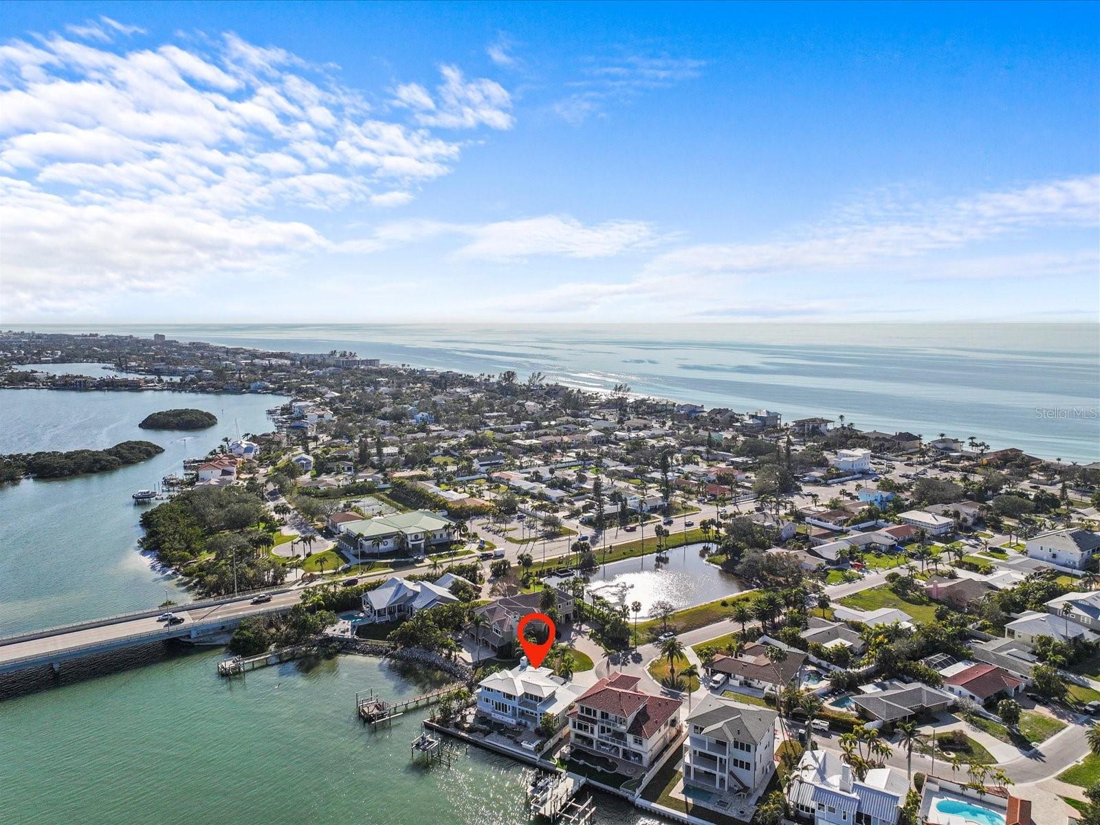 1201 BAY DR photo 3