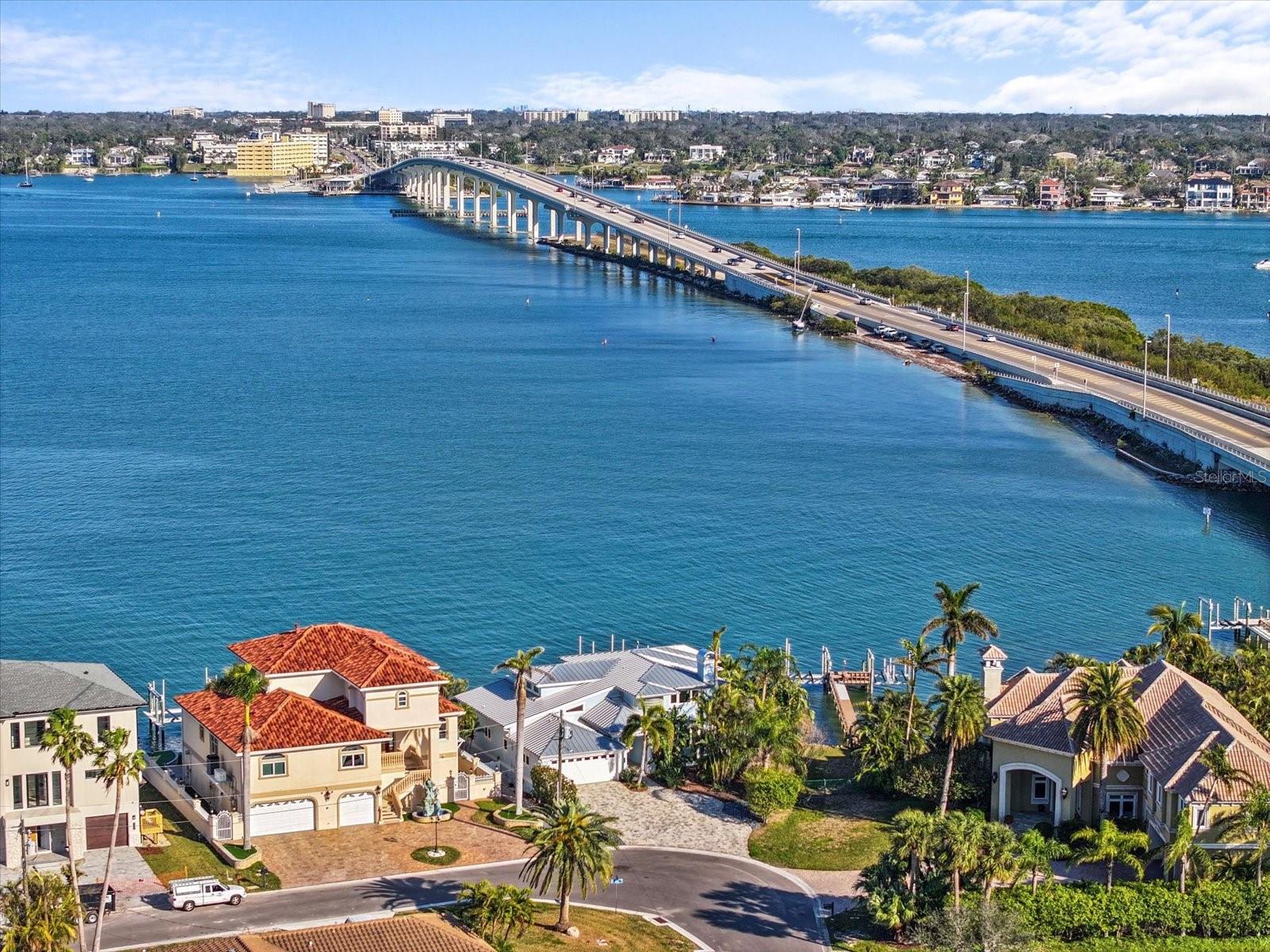 1201 BAY DR photo 4