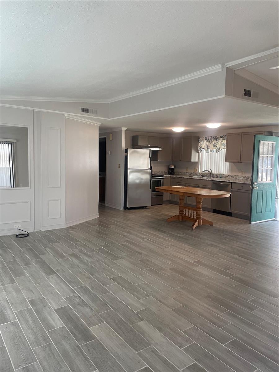 206 MONITOR DR photo 5