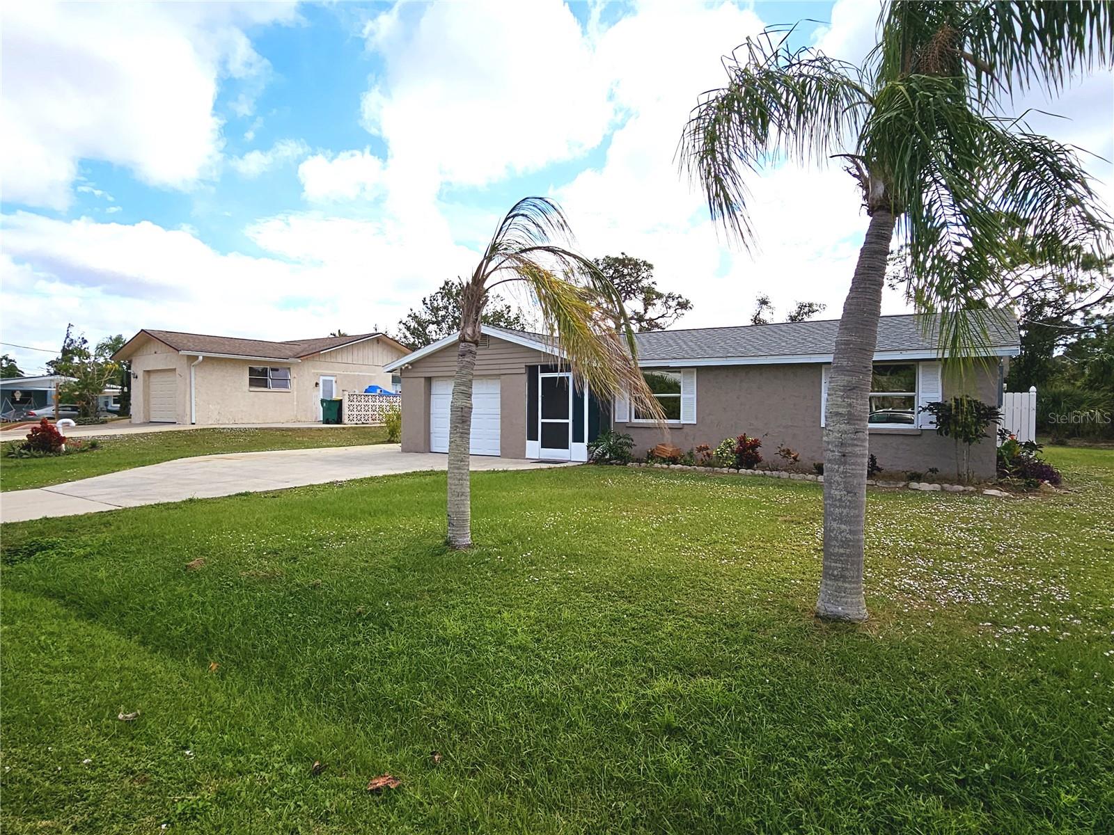 1585 DAVID PL photo 3