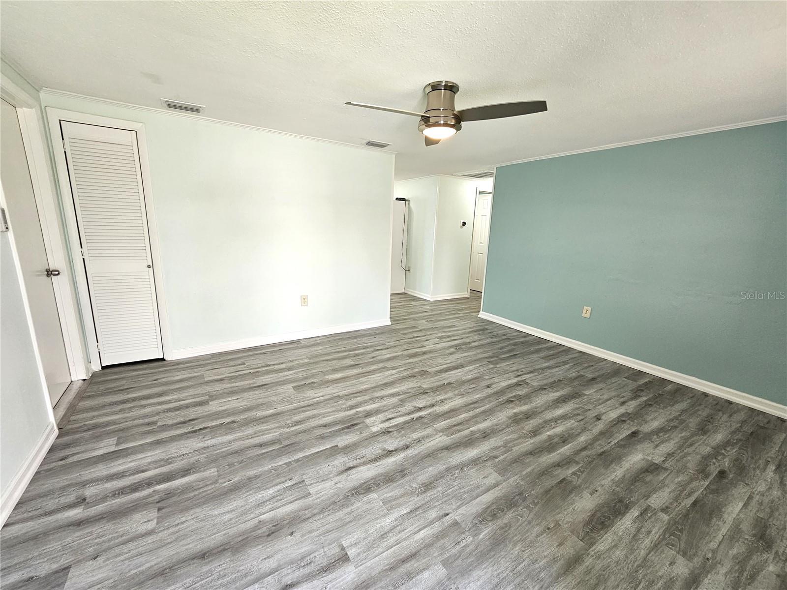 1585 DAVID PL photo 5