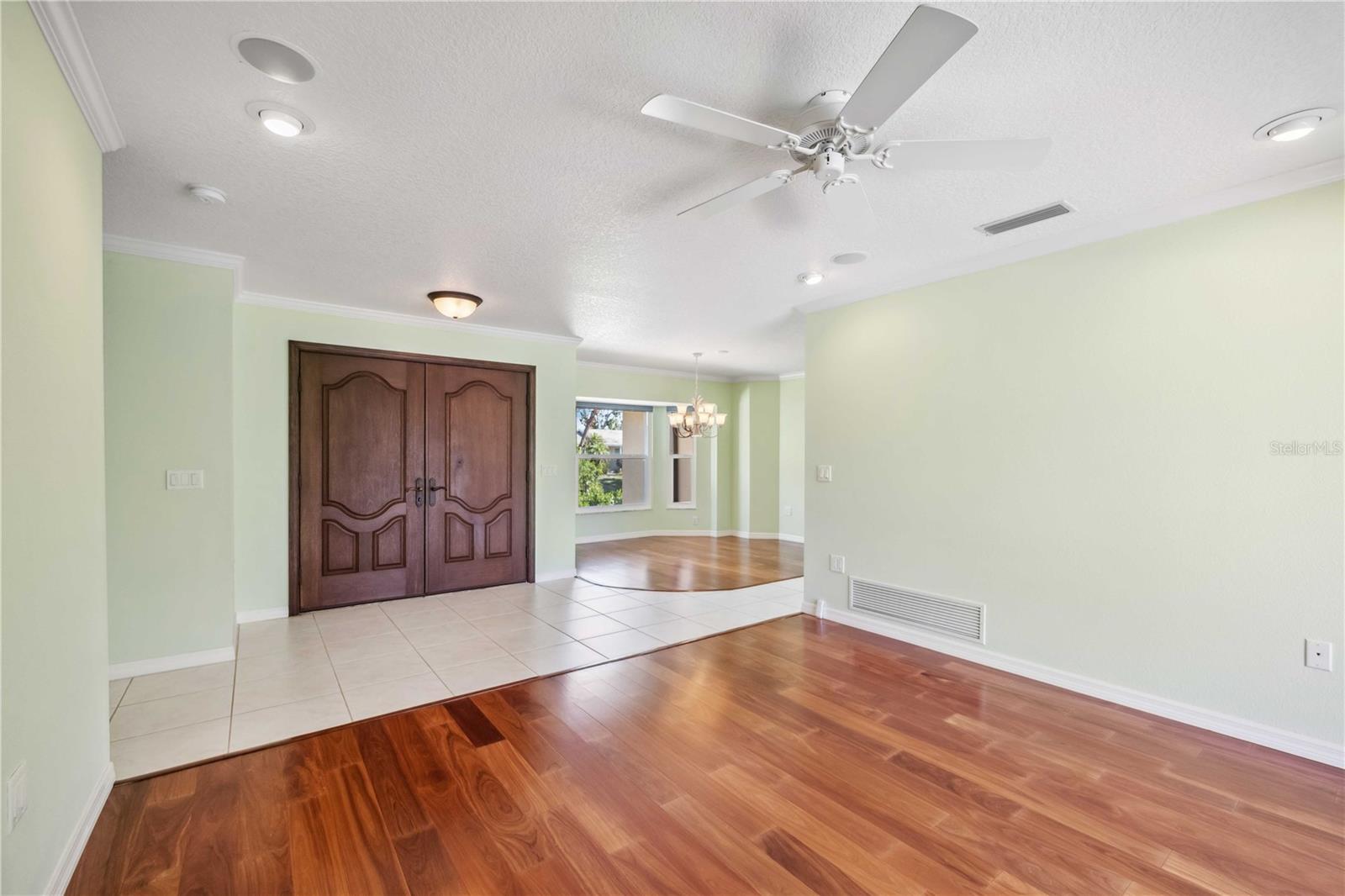 5694 HALE RD photo 2