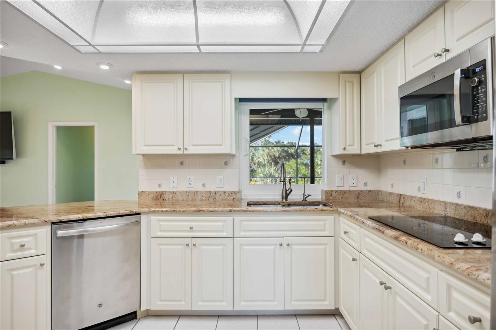 5694 HALE RD photo 5