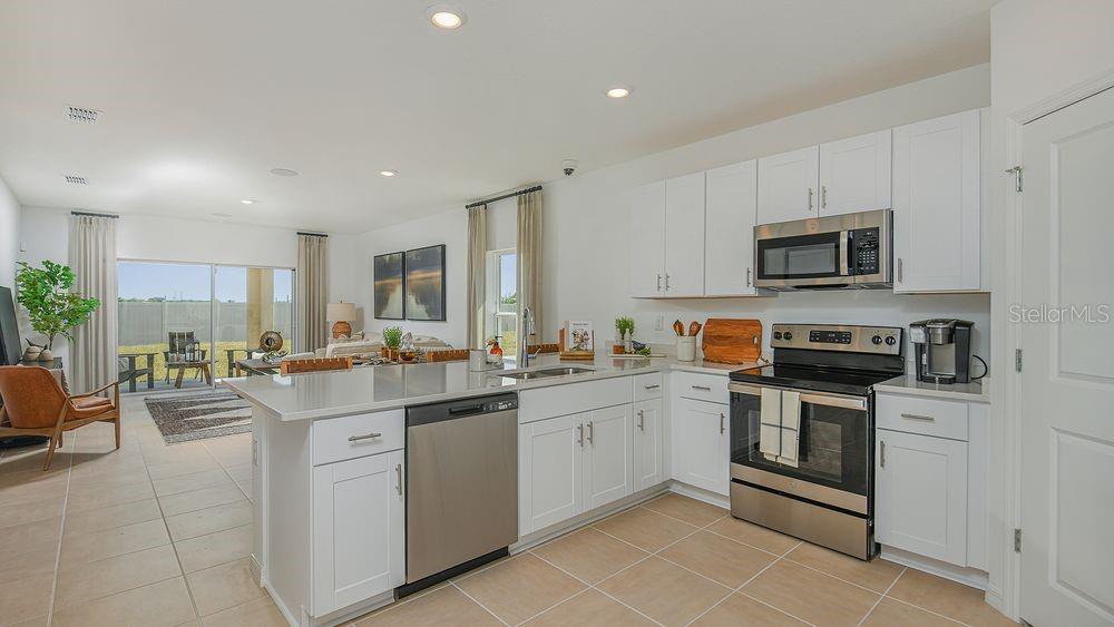 2026 BABBLING BROOK BLVD photo 4