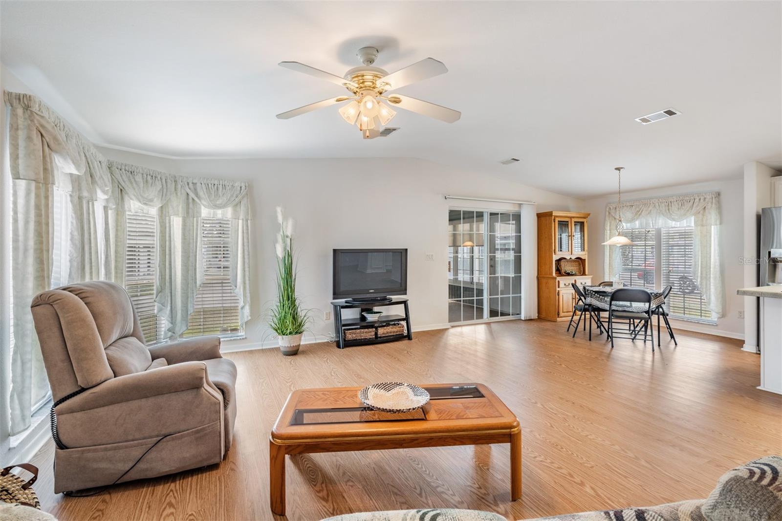 36645 KAY AVE photo 2