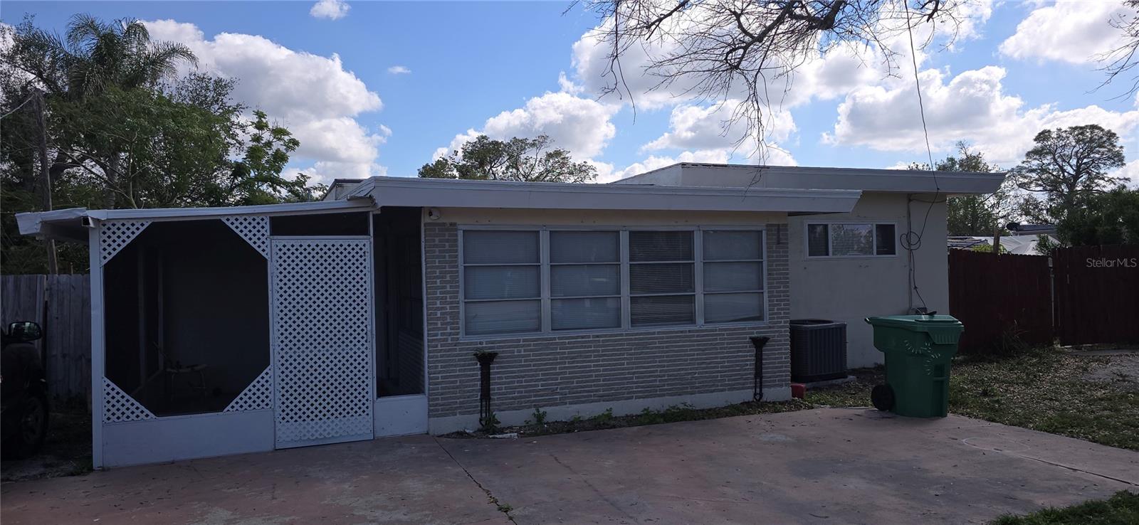 4448 MELBOURNE ST photo 3
