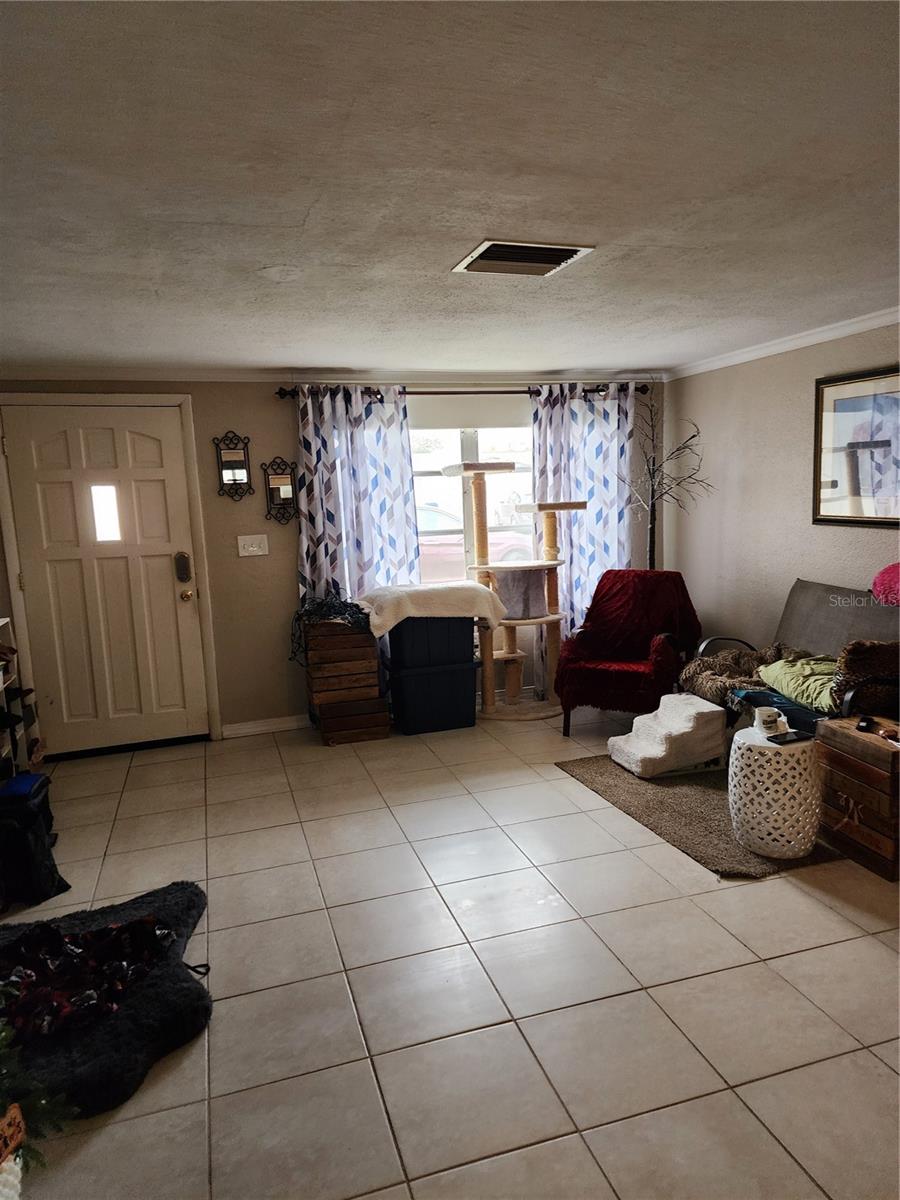 9240 STERLING LN photo 3