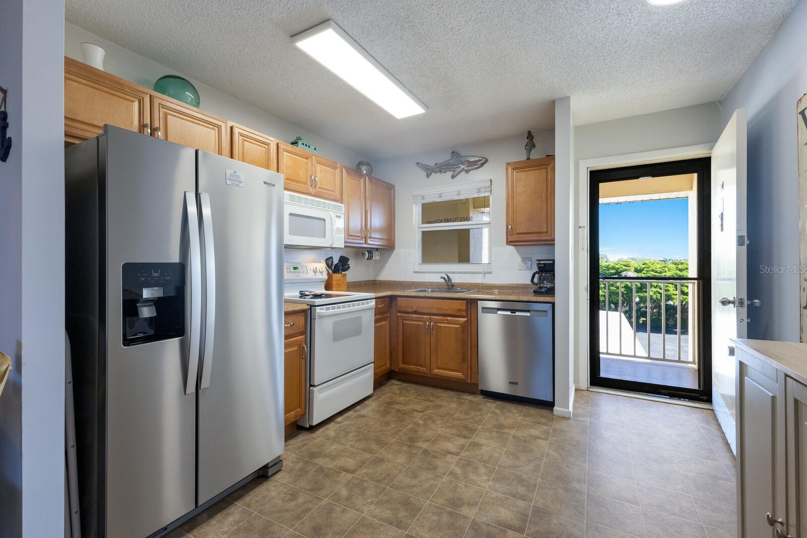 901 BEACH RD #402 photo 3
