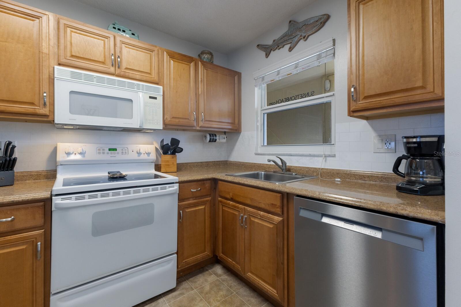 901 BEACH RD #402 photo 4